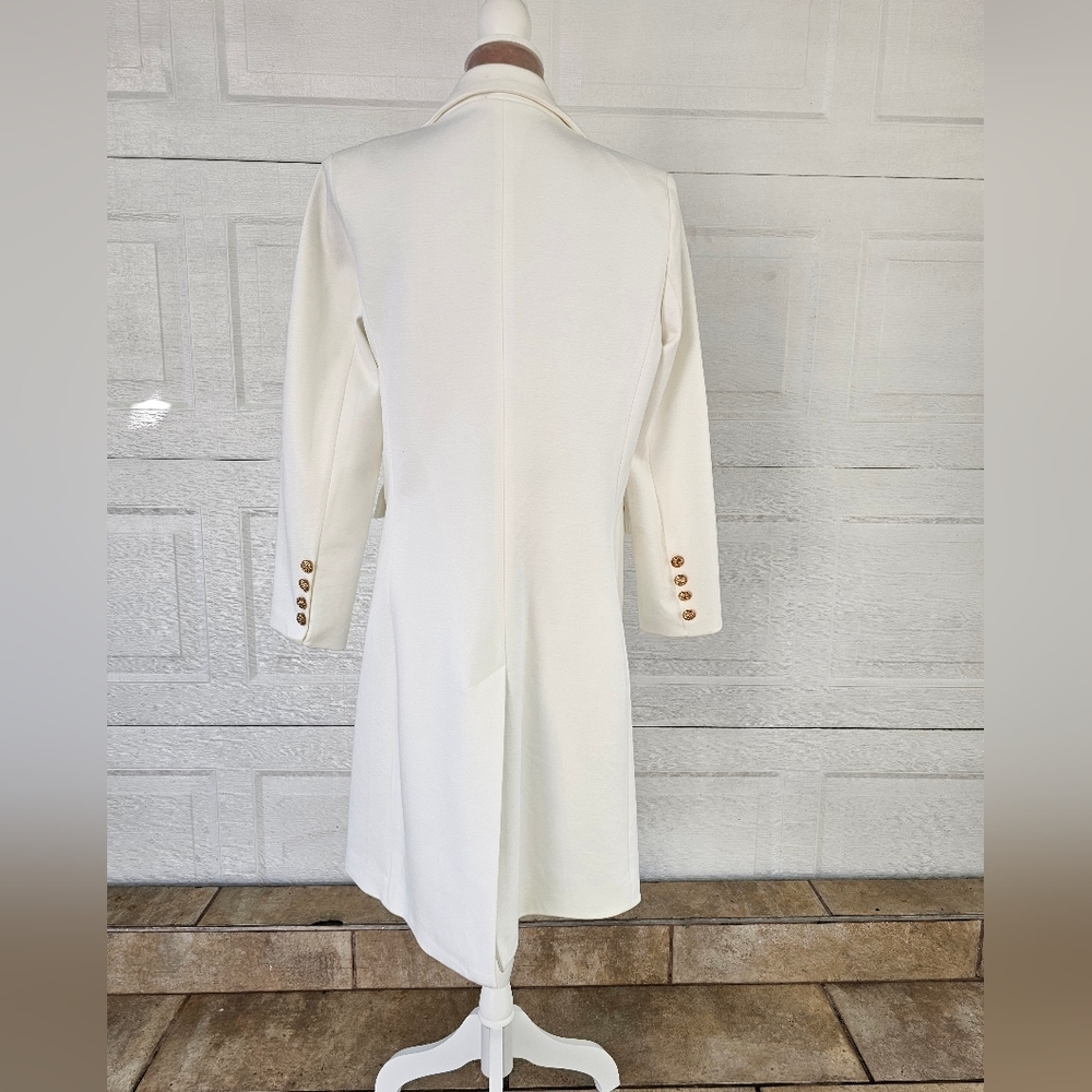 Elegant Woman's White Double-Breasted Fall/Winter Classic Coat with Gold Buttons - Picture 4 of 13